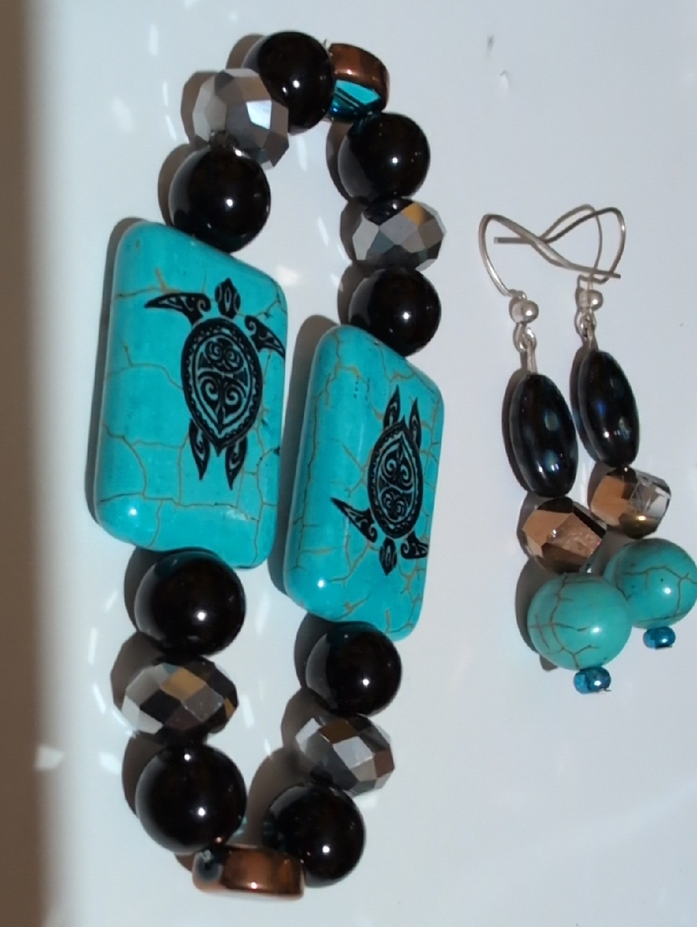 NWOT Turquoise and Black Beaded Stone/Glass Bracelet and earrings